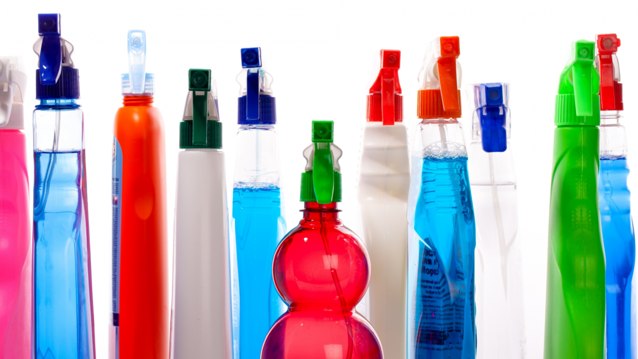 plastic spray bottles for cleaning